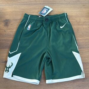 Milwaukee Bucks Nike basketball shorts